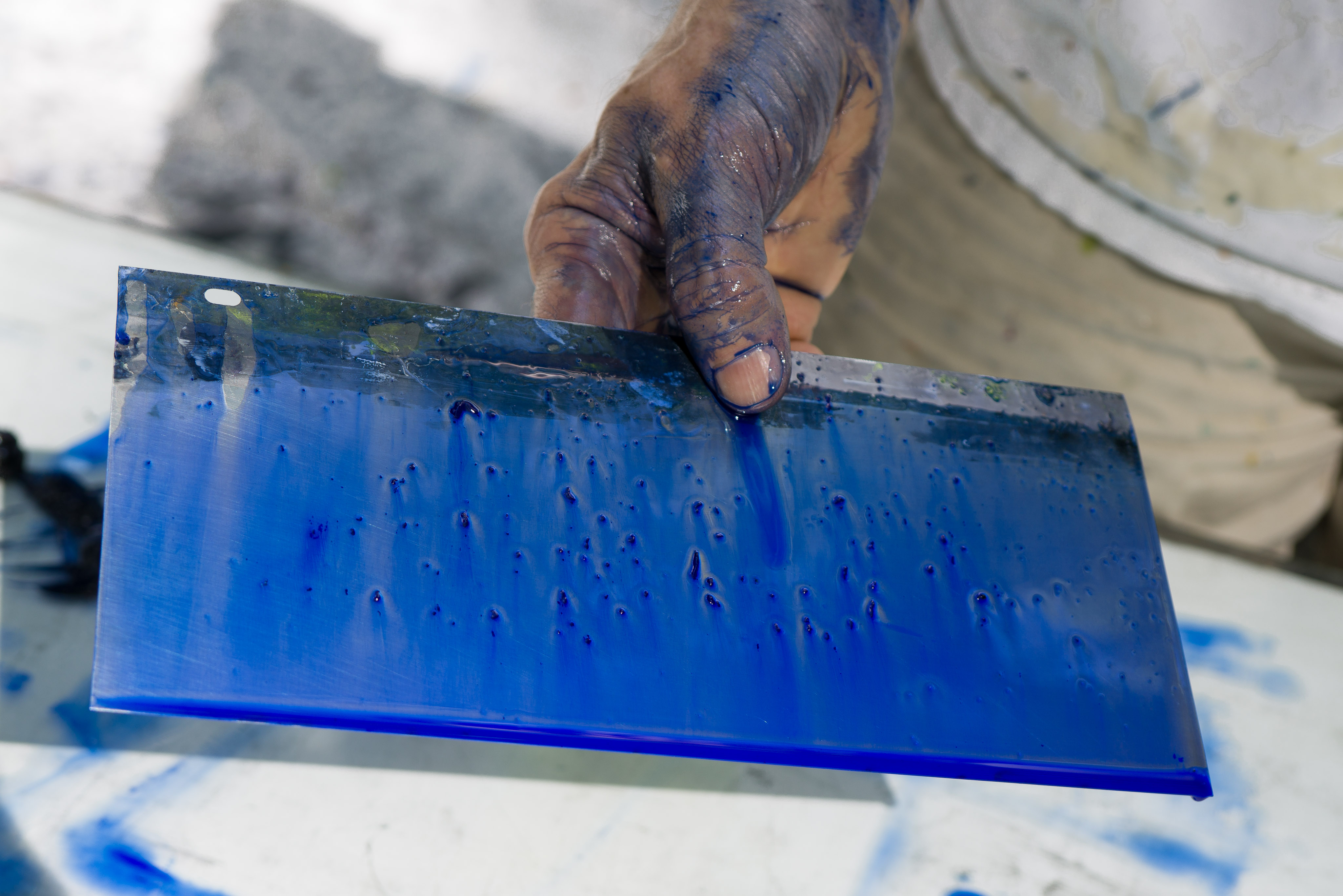 Messy business: safflower oil and ultramarine blue on a stainless steel blade!